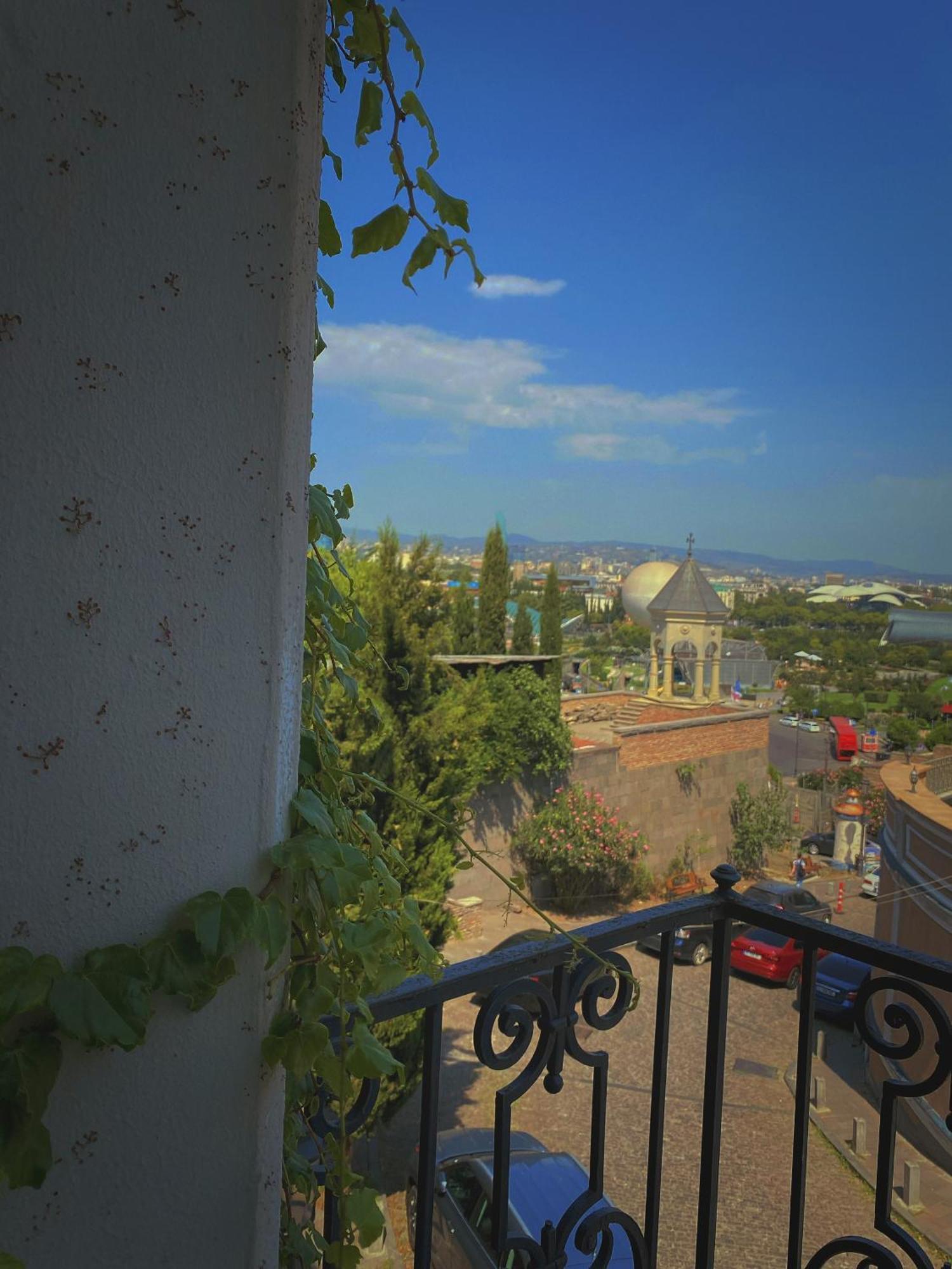 Old Metekhi Hotel Tbilisi Buitenkant foto